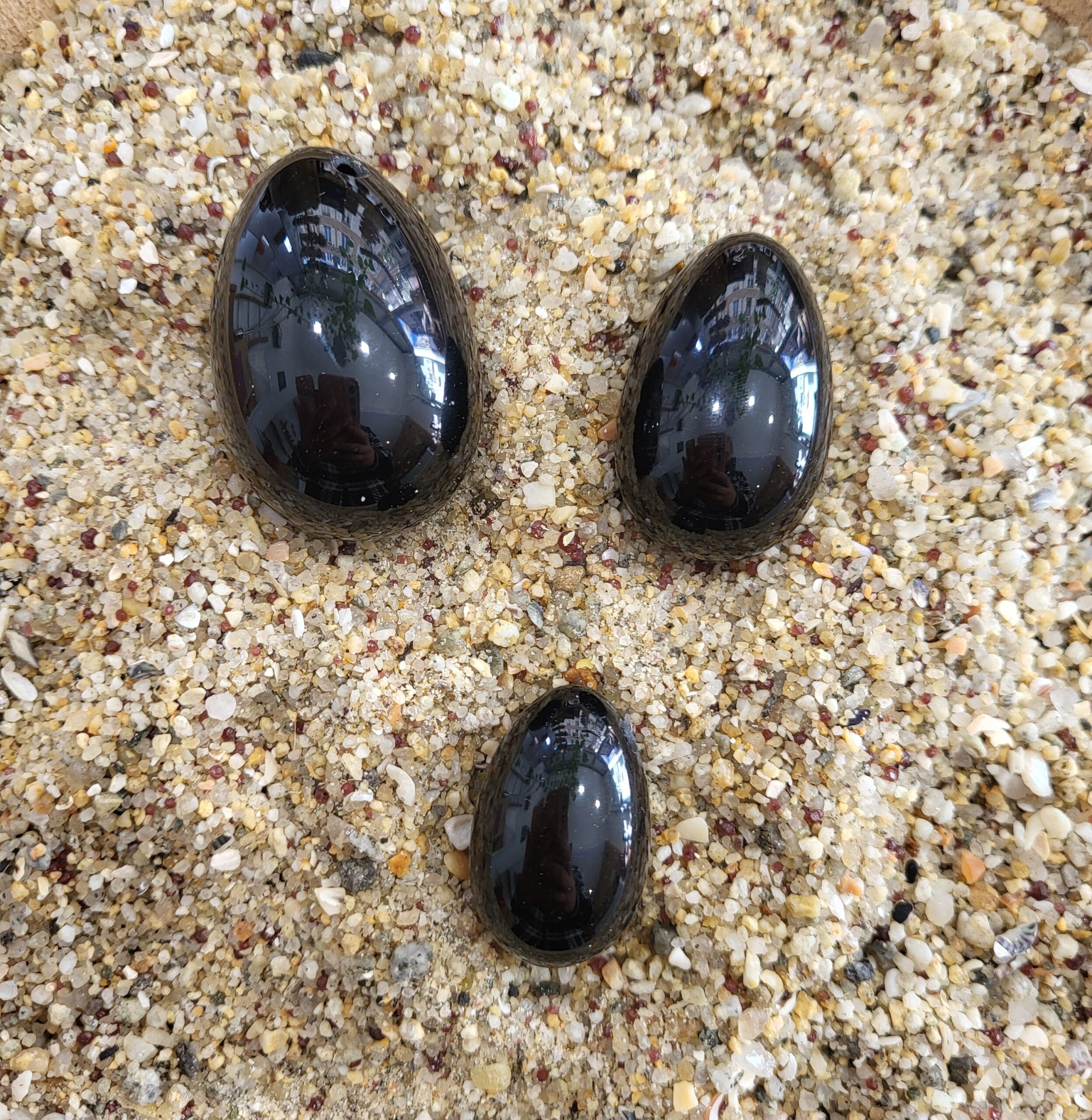 Œuf de Yoni Obsidienne noire – Image 1