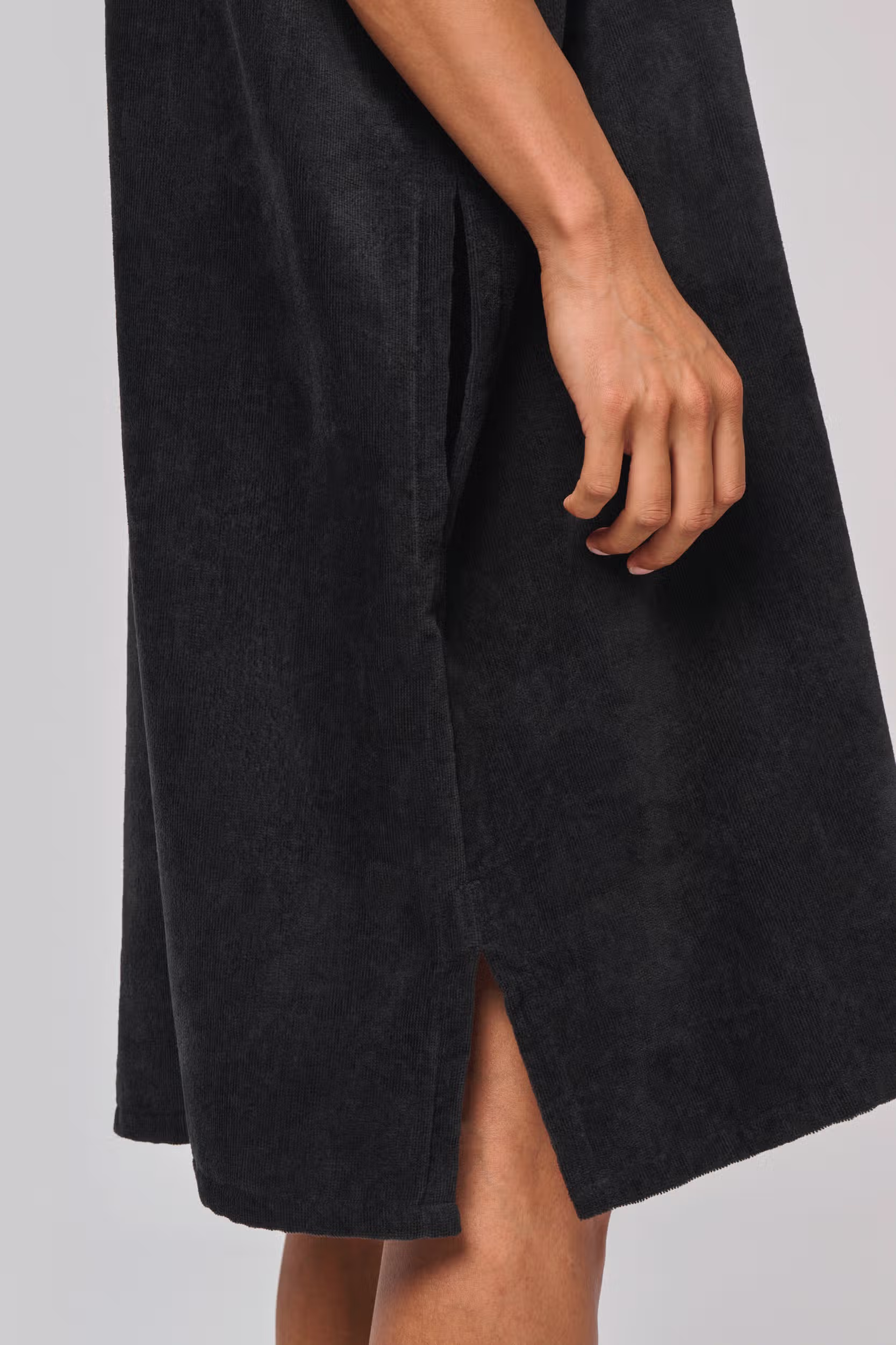 Poncho éponge à capuche unisexe – Image 9