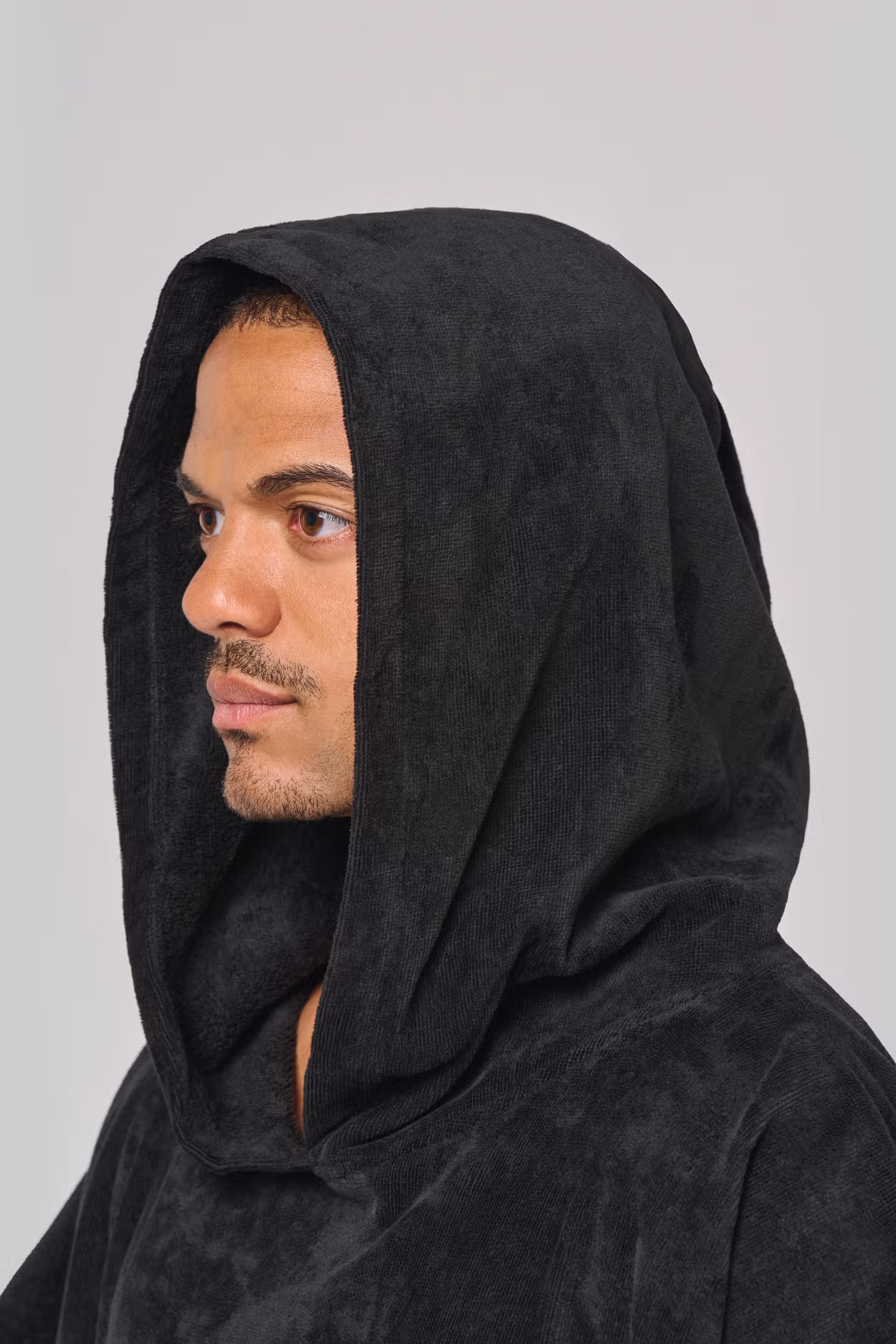 Poncho éponge à capuche unisexe – Image 6