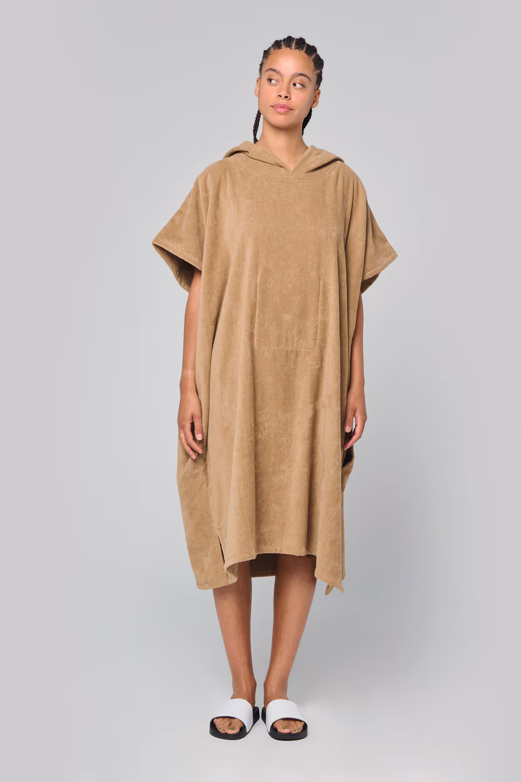 Poncho éponge à capuche unisexe – Image 4